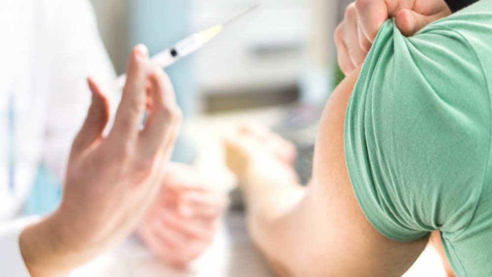 O firmă oferă bonusuri de 5.000 de euro angajaților care se vaccinează anti-Covid. „Pierdem mai mult dacă se îmbolnăvesc”